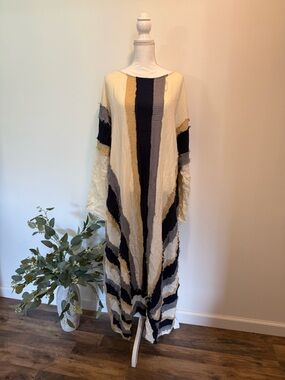 🤍💙 Blue Velvet Striped Cream and Navy Maxi Dress 💙🤍